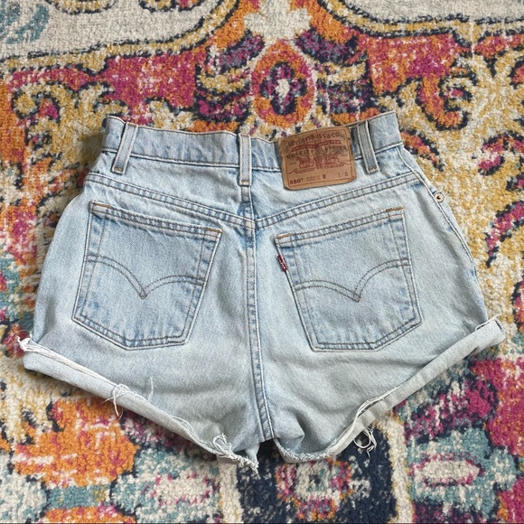 SOLD Vintage Levi’s 550 high-waisted shorts - Picture 5 of 5